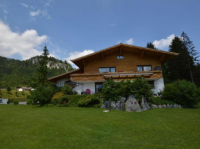 Heavenly Apartment in W ngle Tyrol with Walking Trails Near